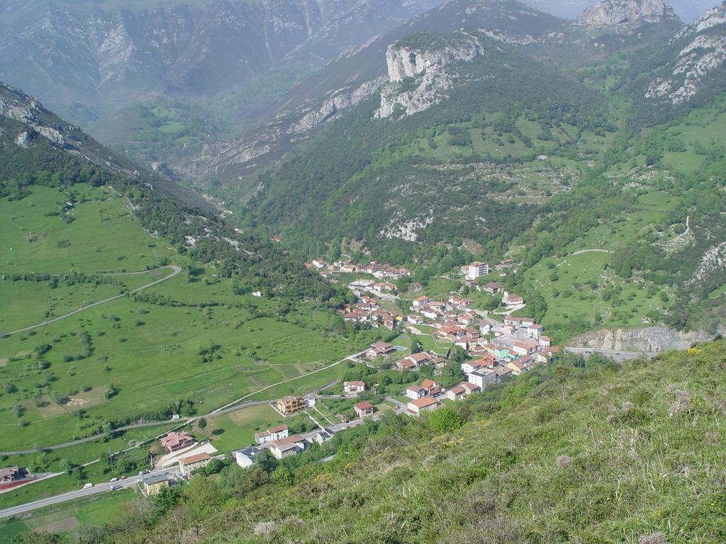 Apartamentos La Corona - Cabrales Carrena de Cabrales Exterior photo