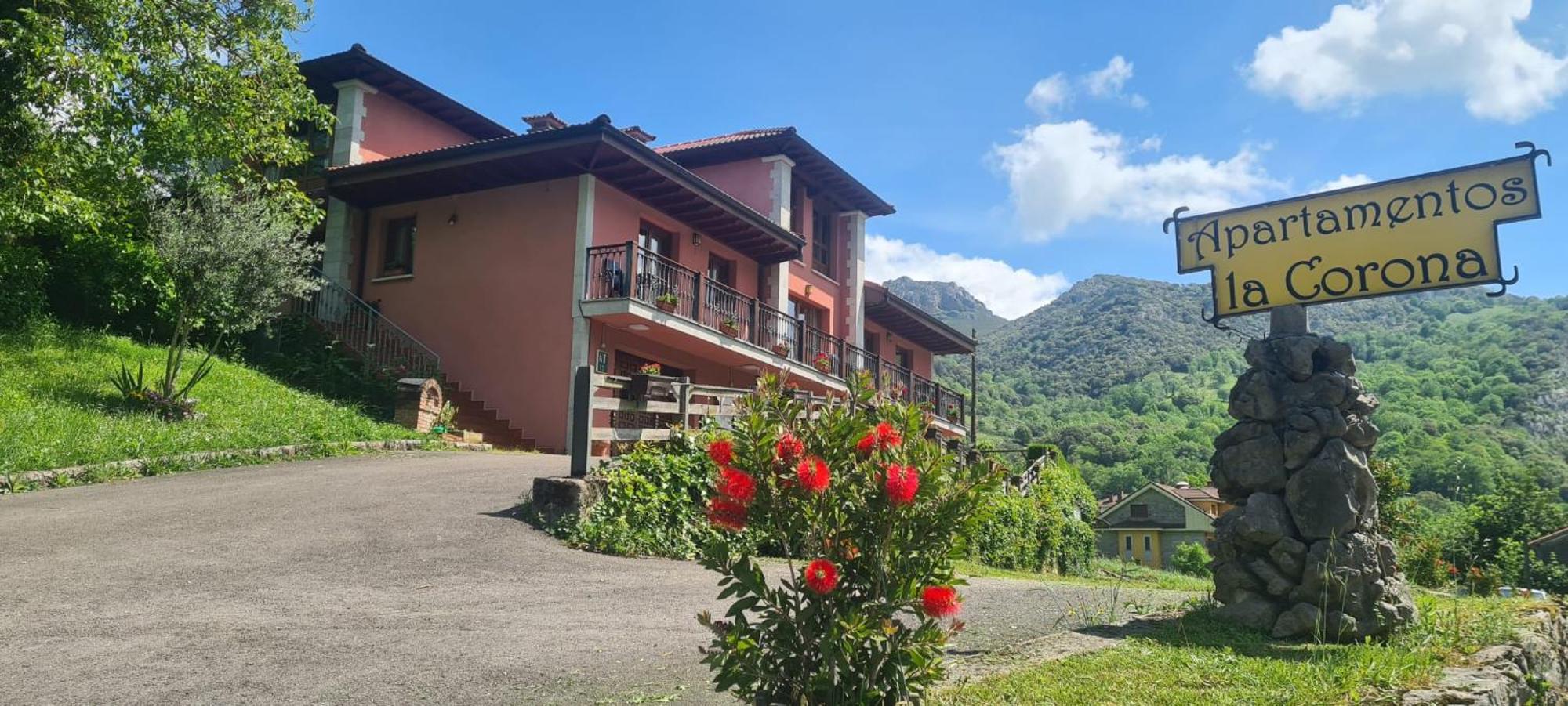 Apartamentos La Corona - Cabrales Carrena de Cabrales Exterior photo